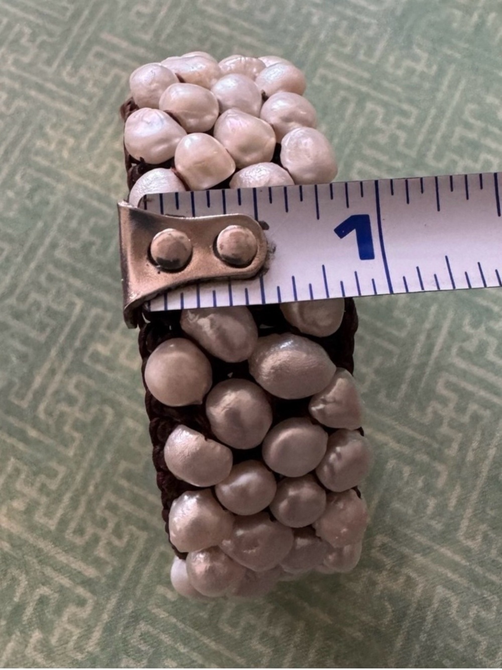 VINTAGE CULTURED PEARLS CUFF BRACELET - Picture 5 of 10